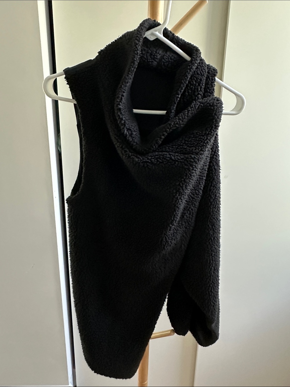 ALO Yoga Black Sherpa Cowl Neck Sleeveless Sweater Vest